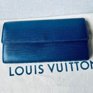 Louis Vuitton Wallet (Excellent condition)  Epi Leather_Blue
